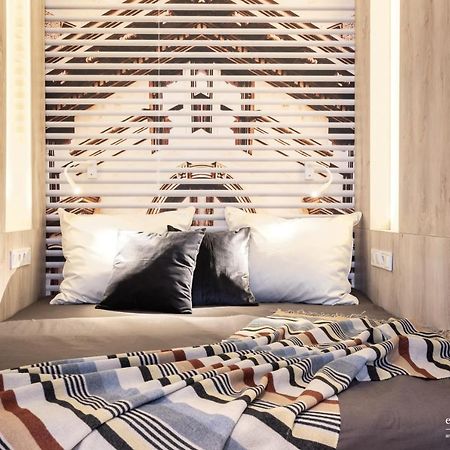 White Boat Studio Apartment Gold Будапеща Екстериор снимка